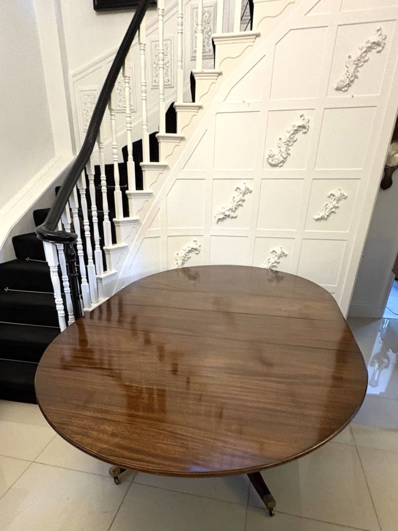 Quality Antique Mahogany Extending 10 Seater Dining Table